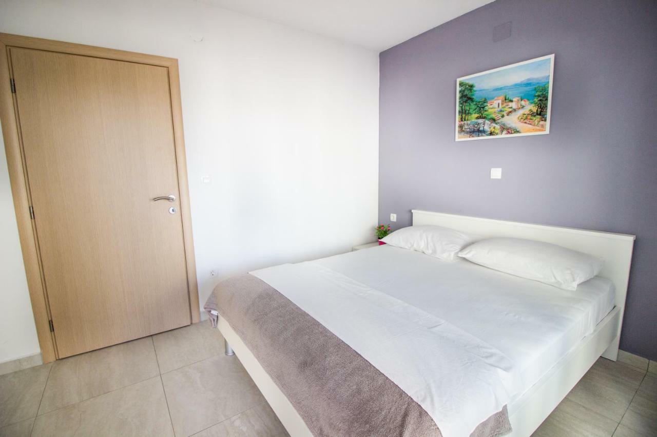 Colic Apartment Njivice Exterior photo