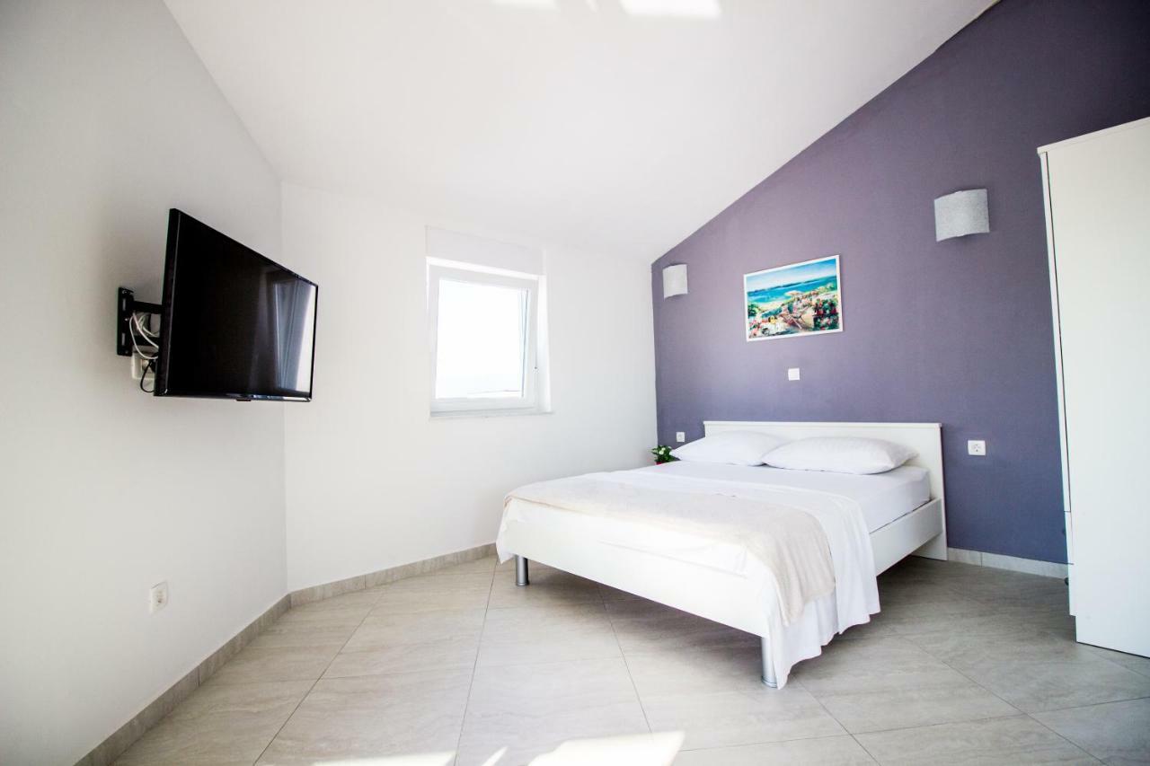 Colic Apartment Njivice Exterior photo