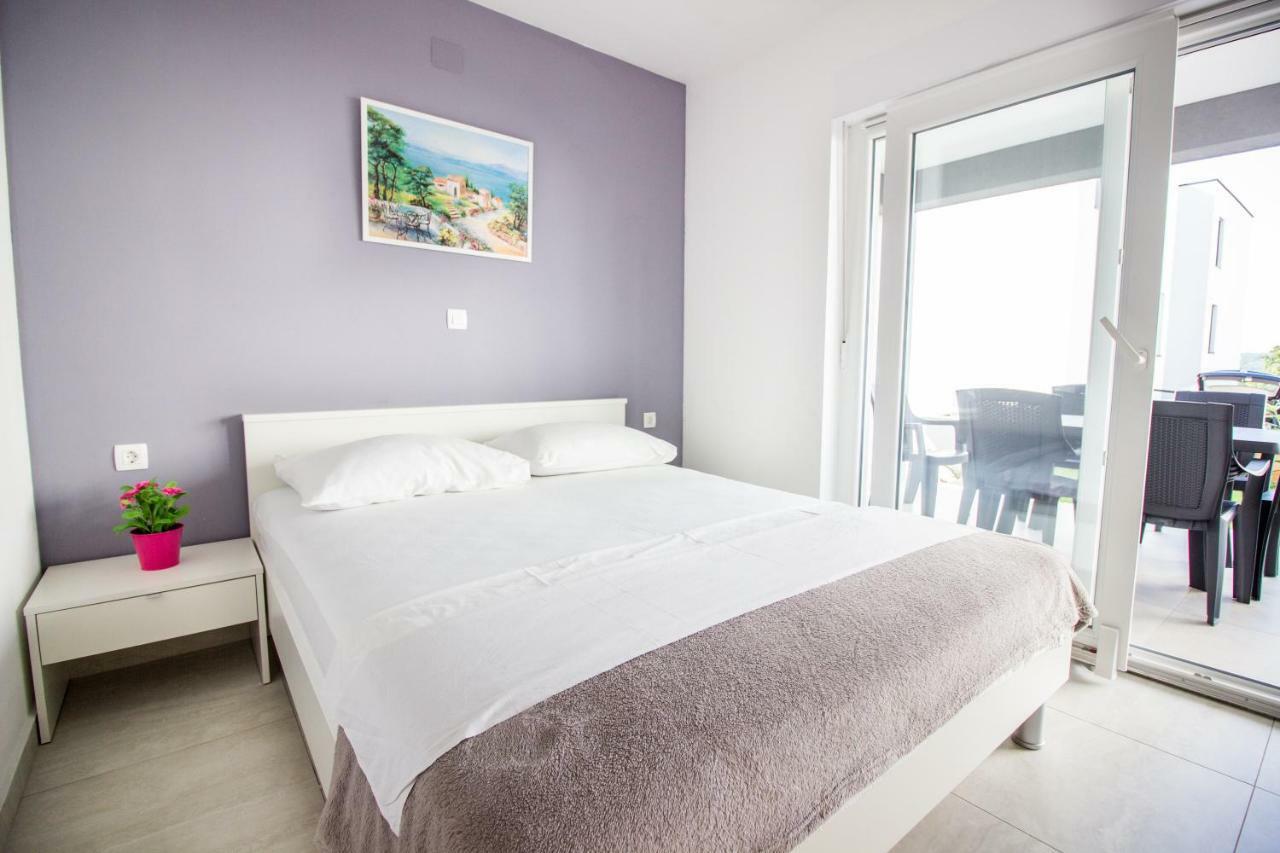 Colic Apartment Njivice Exterior photo