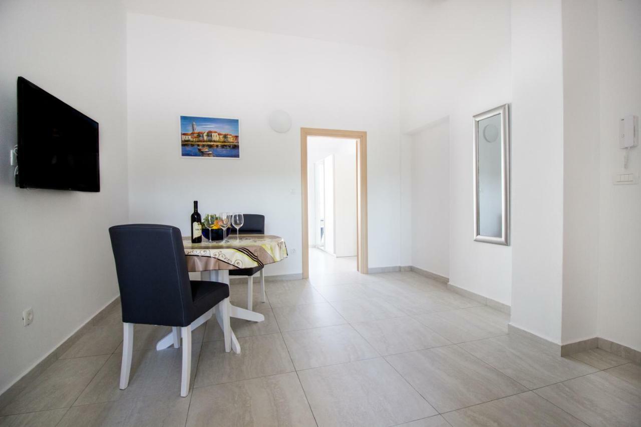 Colic Apartment Njivice Exterior photo