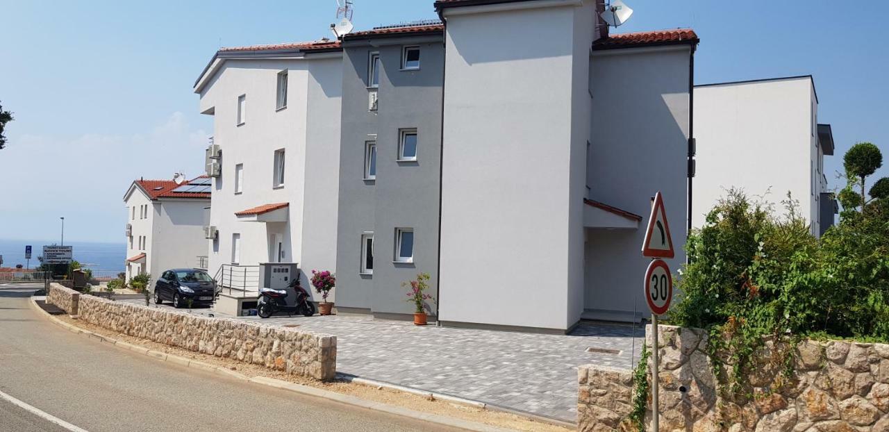 Colic Apartment Njivice Exterior photo
